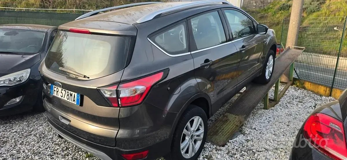 Usata Ford Kuga Titanium 120 CV (88 kW) 2018 Grigio SUV