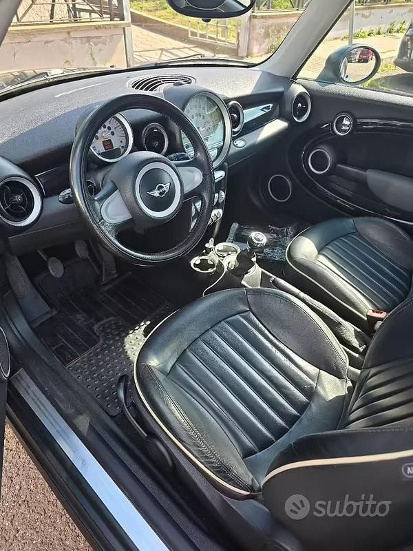 Begagnad Mini ONE 2010 Grön Halvkombi