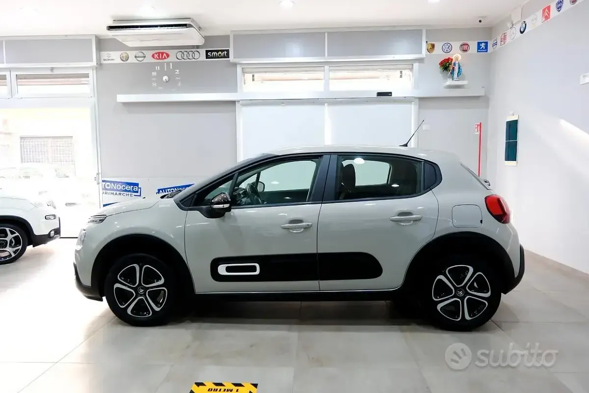 Occasion Citroën C3 Shine 83 ch (61 kW) 2024 Beige Berline