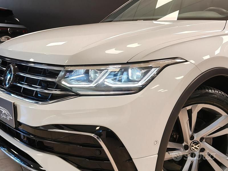 Usata VW Tiguan R-line 150 CV (110 kW) 2022 Bianco SUV