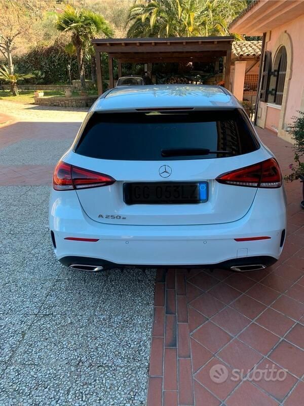 Usata Mercedes A250 AMG line 218 CV (160 kW) 2021 Bianco Berlina