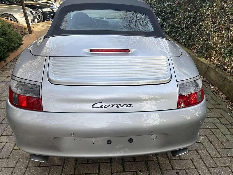 Usata Porsche 911 Carrera Cabriolet 320 CV (235 kW) 2003 Argento Cabrio