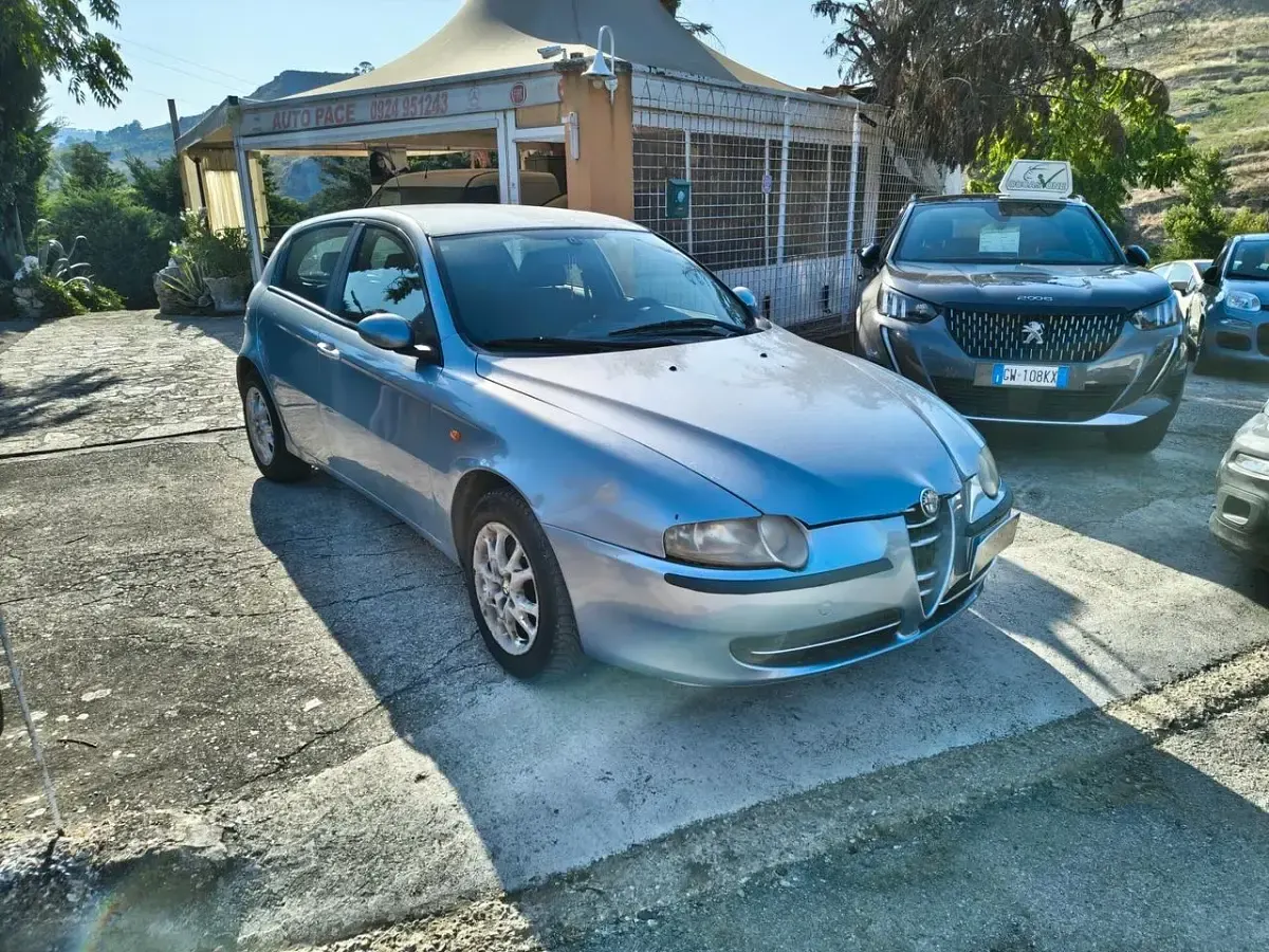 Usata Alfa Romeo 147 150 CV (110 kW) 2005 Blu Utilitaria