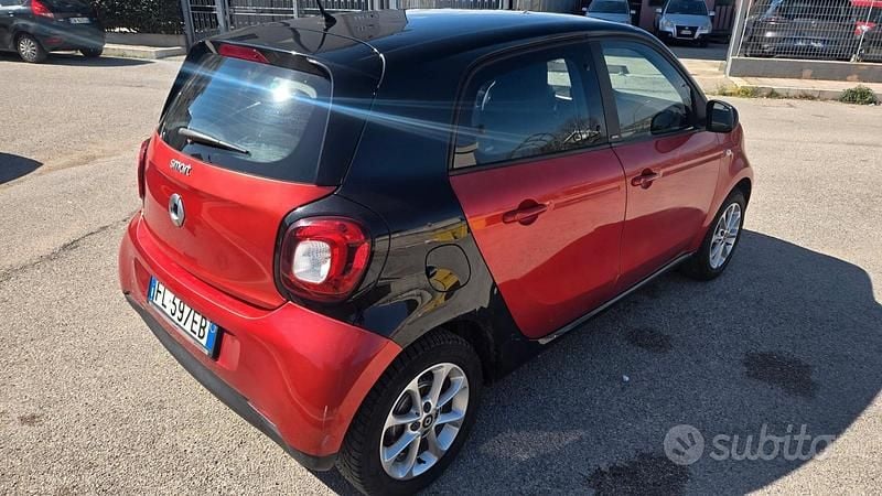 Usata Smart ForFour Passion 70 CV (51 kW) 2016 Rosso Utilitaria