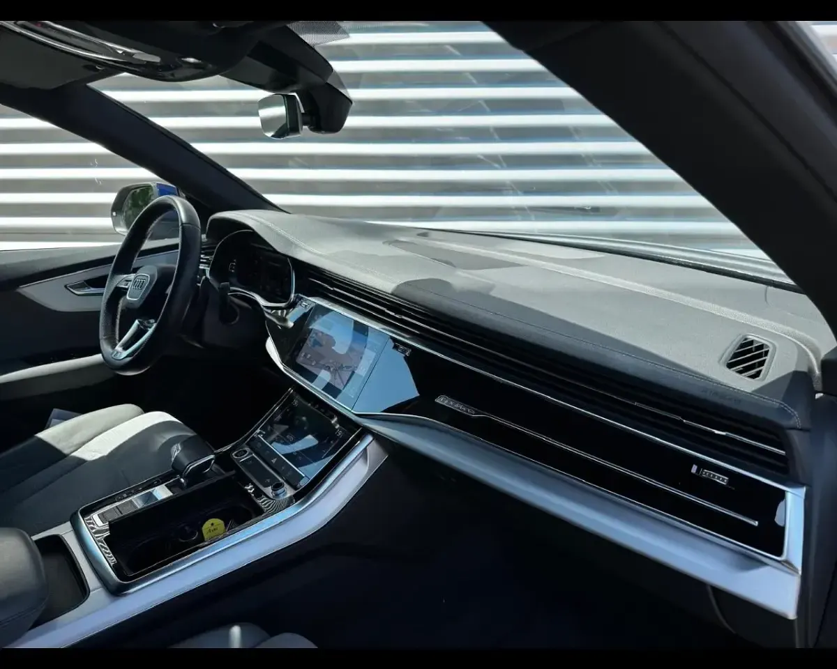Usata Audi Q8 Sport 286 CV (210 kW) 2023 Blu SUV