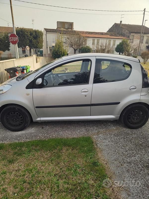 Second-hand Citroën C1 68 CP (50 kW) 2005 Gri Hatchback