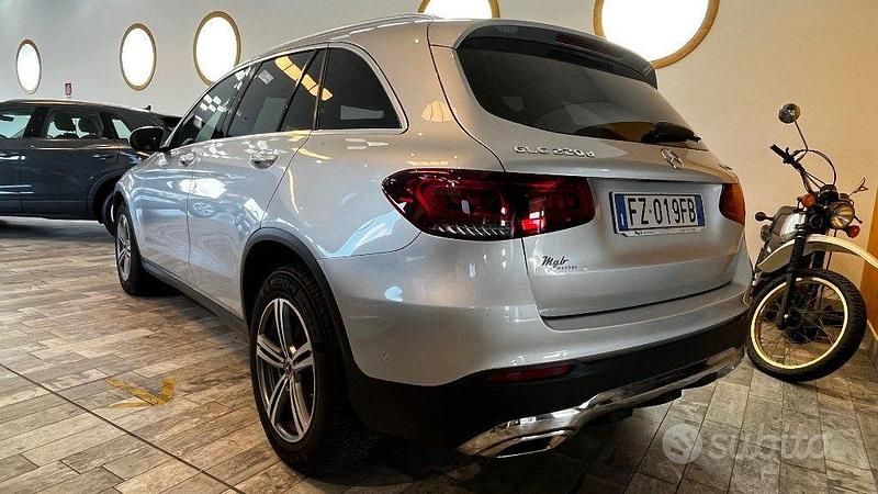 Usata Mercedes GLC220 194 CV (142 kW) 2019 Grigio SUV