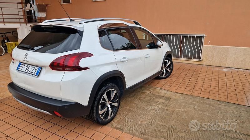 Usata Peugeot 2008 Allure 120 CV (88 kW) 2018 Bianco SUV