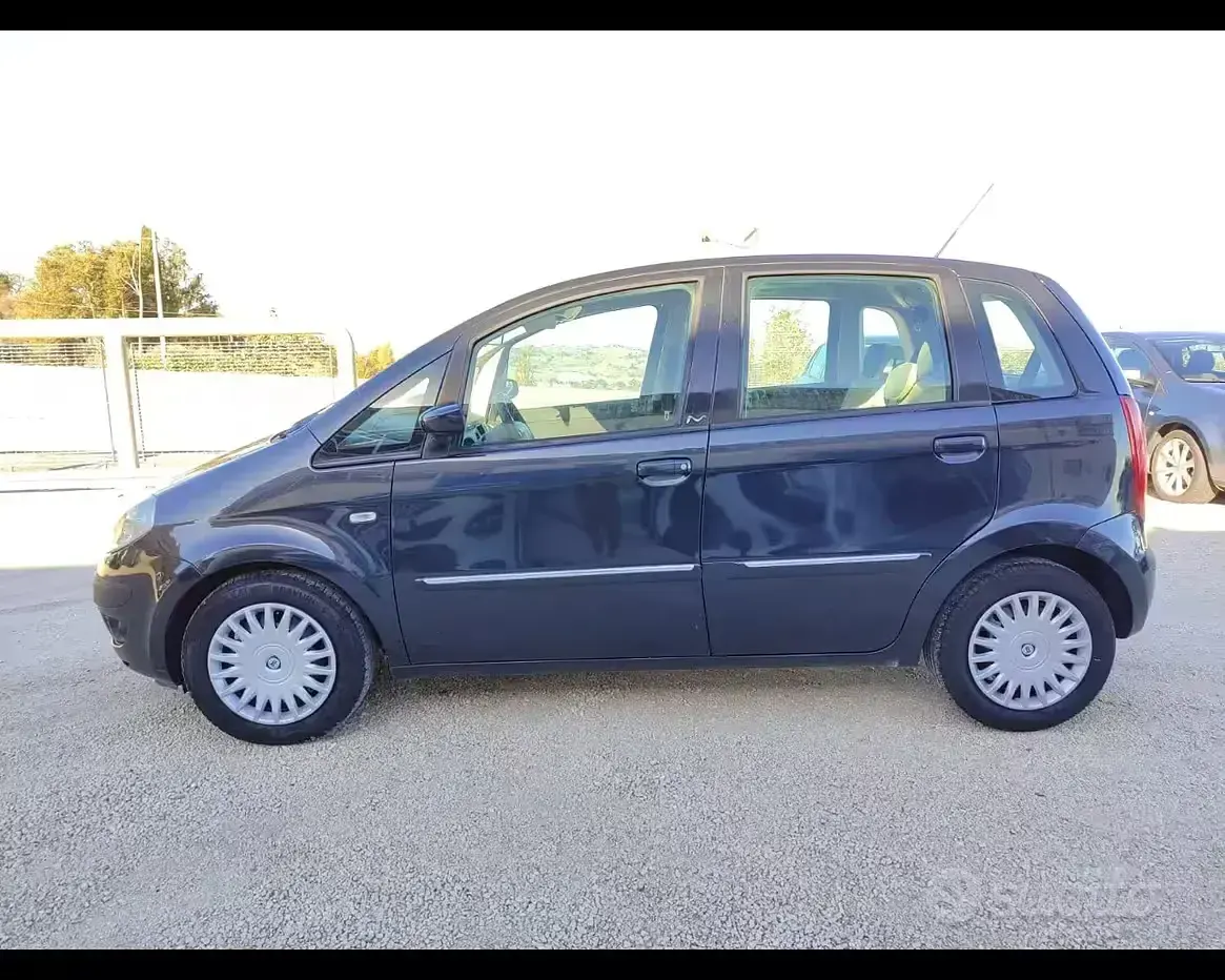 Usata Lancia Musa 95 CV (69 kW) 2005 Nero Monovolume