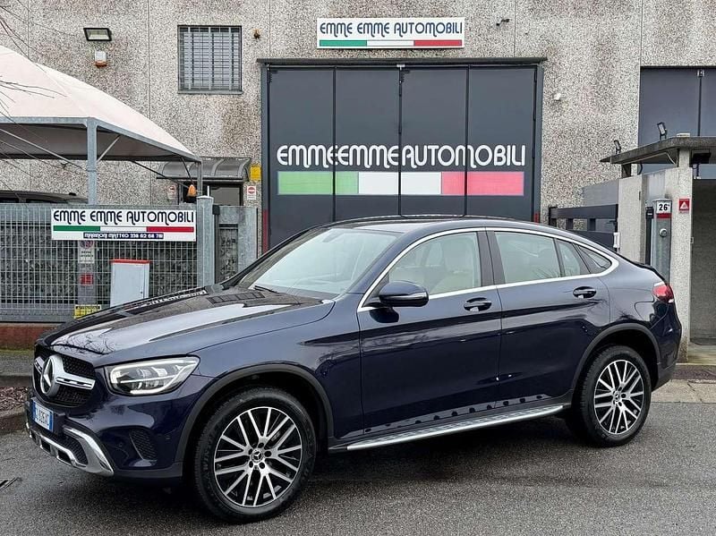 Blu canvasite metallizzato Usata 2022 Mercedes GLC300e Coupé | 38.490 € (Ottimo prezzo) - Immagine 1/4