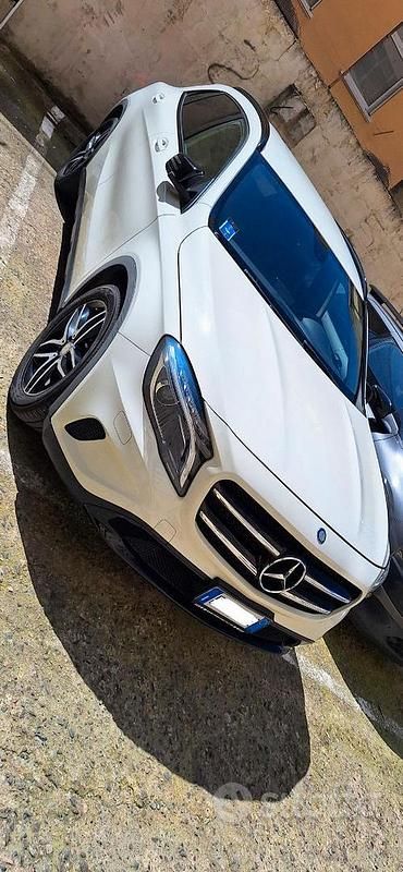 Usata Mercedes GLA200 136 CV (100 kW) 2014 Bianco SUV
