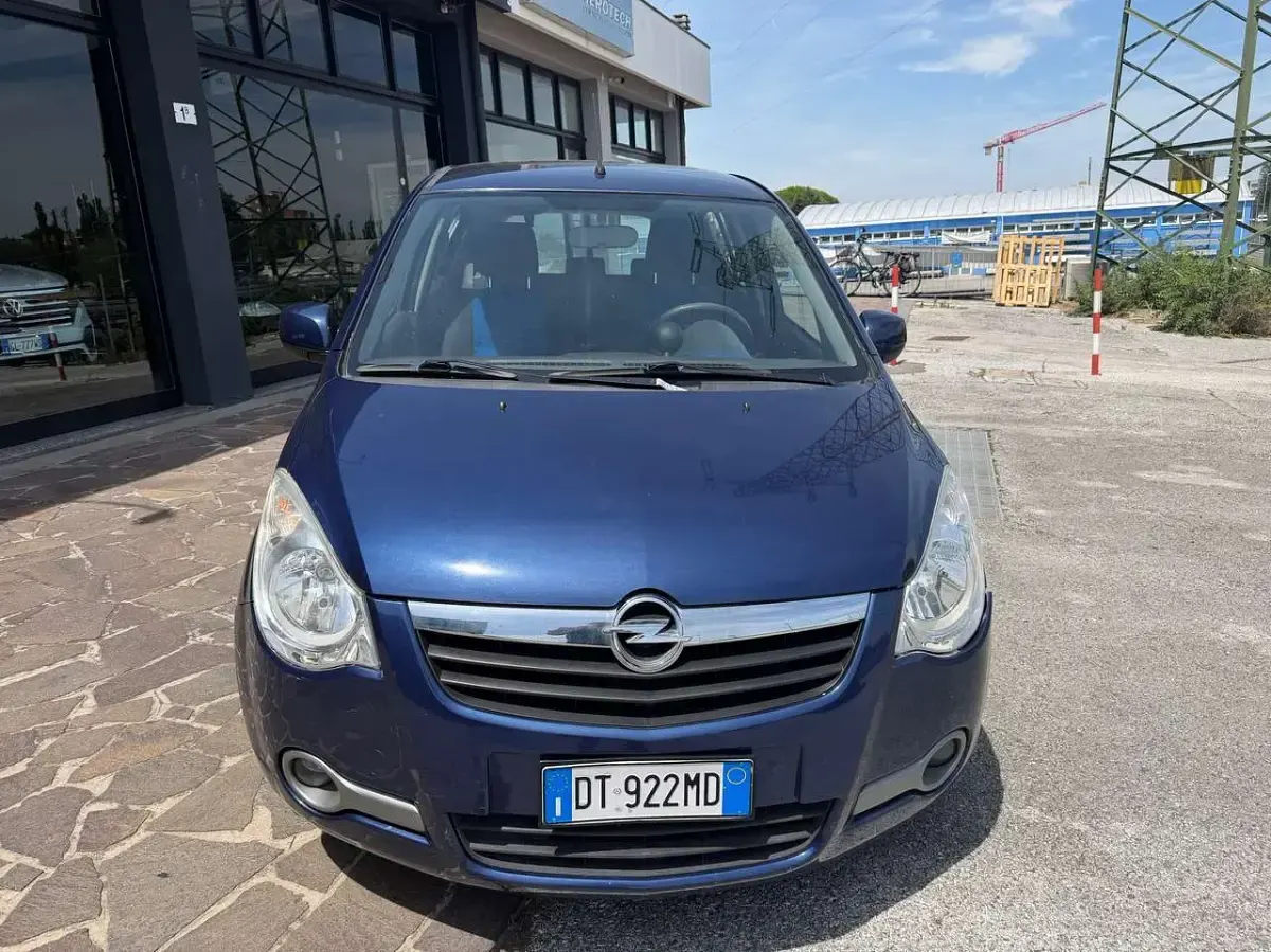 Usata Opel Agila Enjoy 68 CV (50 kW) 2009 Blu/azzurro Utilitaria