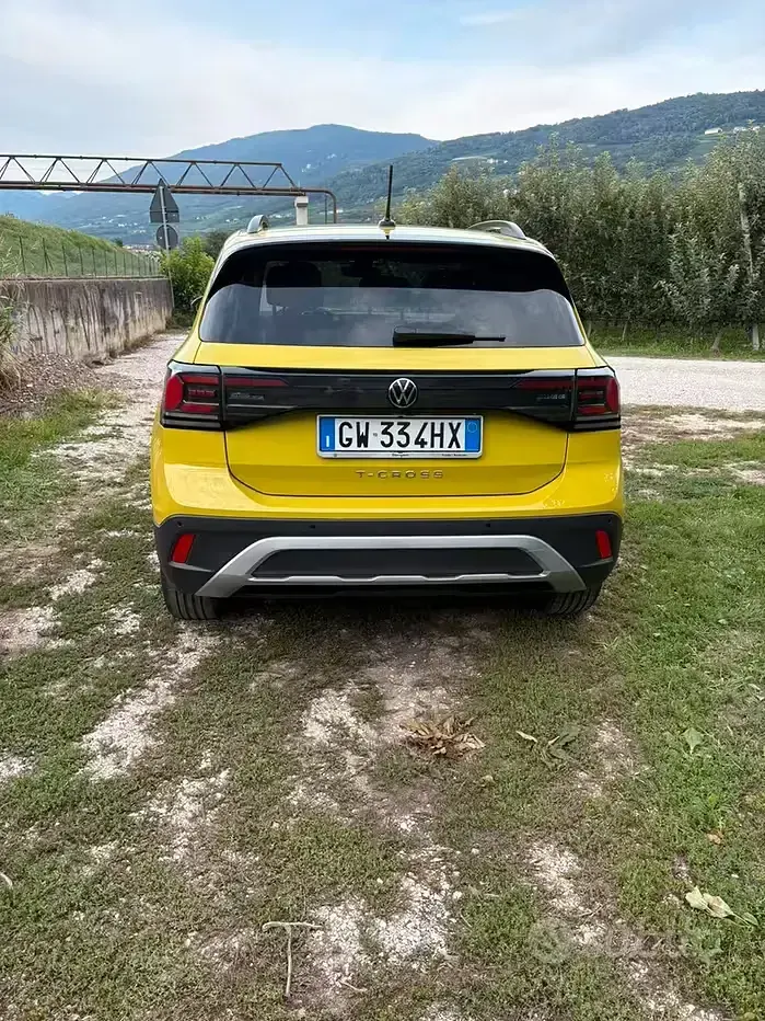 Usata VW T-Cross 115 CV (84 kW) 2024 Giallo SUV