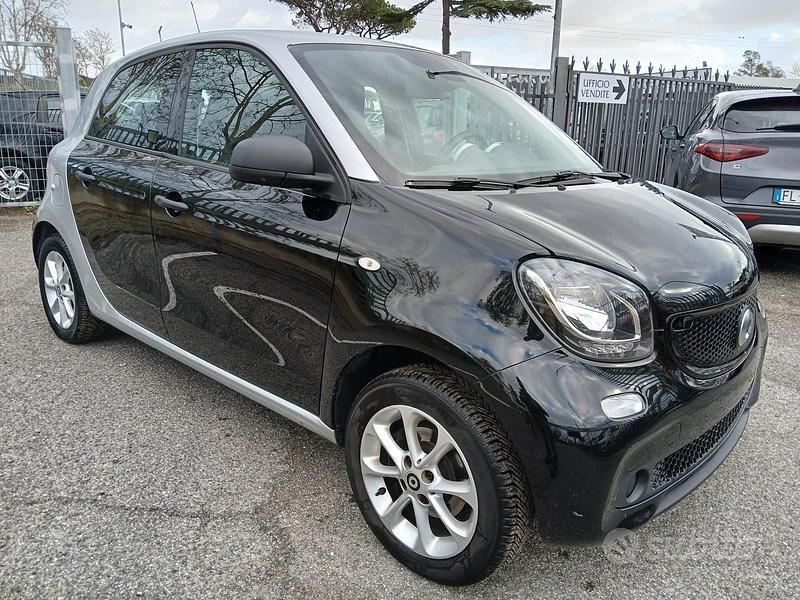 Usata Smart ForFour Passion 71 CV (52 kW) 2017 Nero Utilitaria