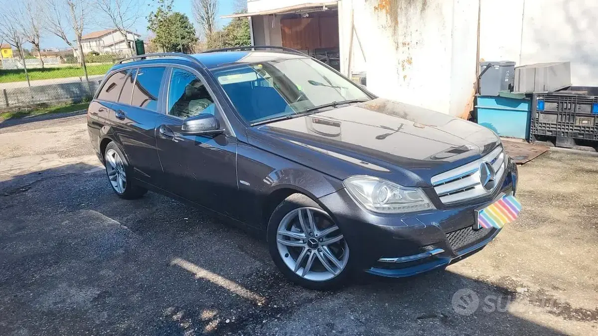 Usata Mercedes 220 2011 Nero Station wagon