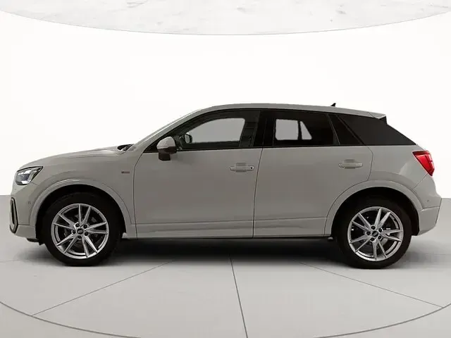 Usata Audi Q2 S-Line 150 CV (110 kW) 2025 Bianco ghiacciaio metallizzato SUV