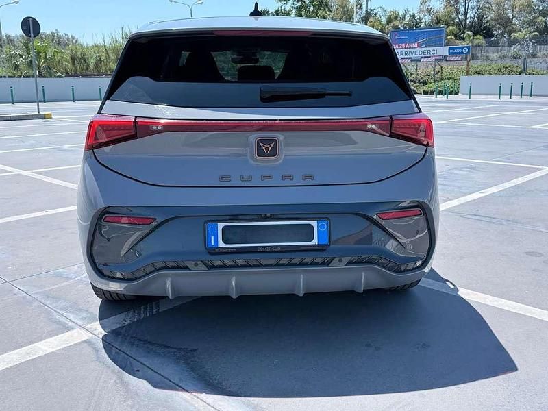 Usata Cupra Born 147 kW (201 CV) 2023 Grigio Utilitaria