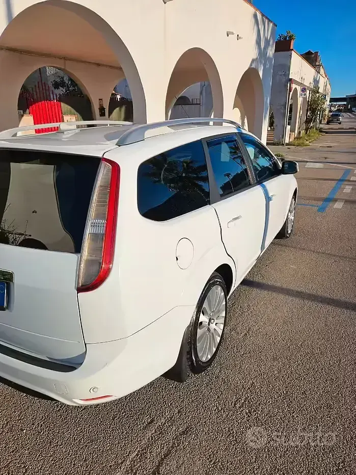 Usata Ford Focus Titanium 145 CV (106 kW) 2009 Station wagon