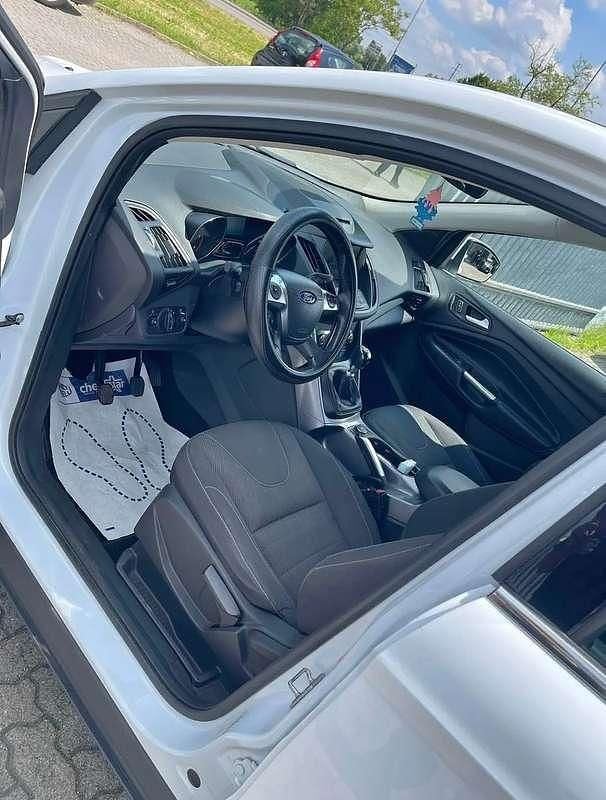 Usata Ford Kuga Titanium 120 CV (88 kW) 2016 Bianco SUV