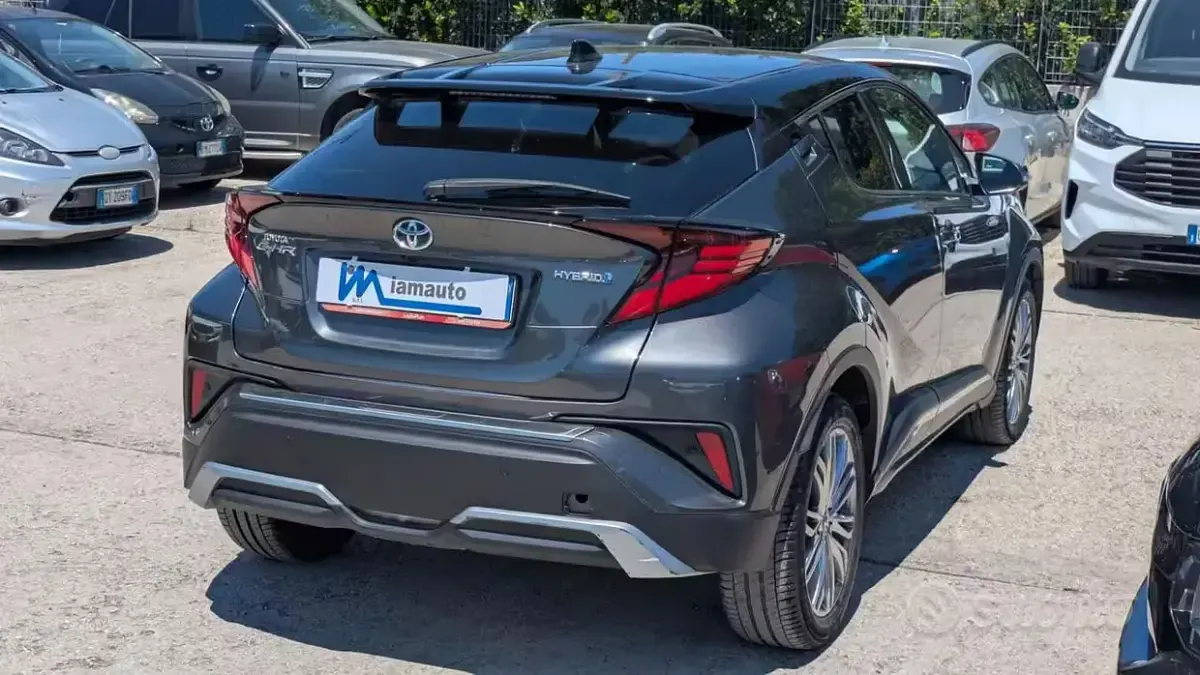 Usata Toyota C-HR Lounge 152 CV (111 kW) 2023 Grigio SUV