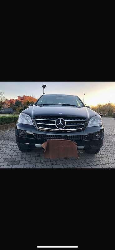 Usata Mercedes 280 Chrome 190 CV (139 kW) 2007 Nero SUV