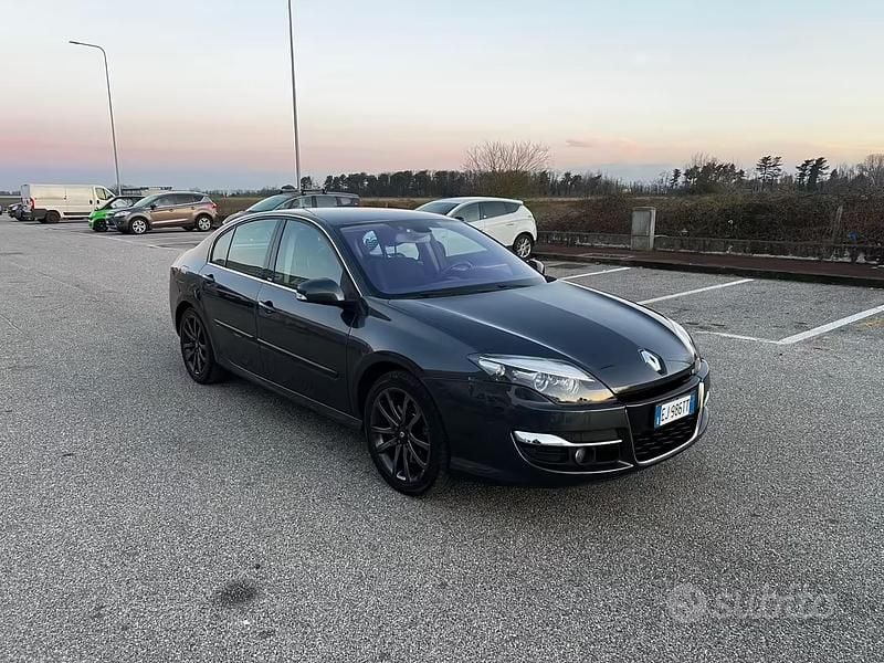 Usata Renault Laguna III 150 CV (110 kW) 2011 Nero Berlina
