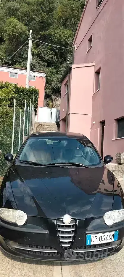 Usata Alfa Romeo 147 116 CV (85 kW) 2004 Nero Utilitaria