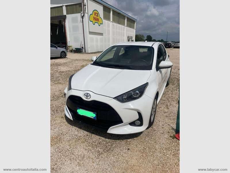 Usata Toyota Yaris Business Edition 72 CV (52 kW) 2022 Bianco Berlina
