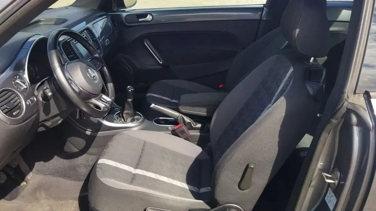 Usata VW Beetle Design 110 CV (80 kW) 2018 Grigio Utilitaria