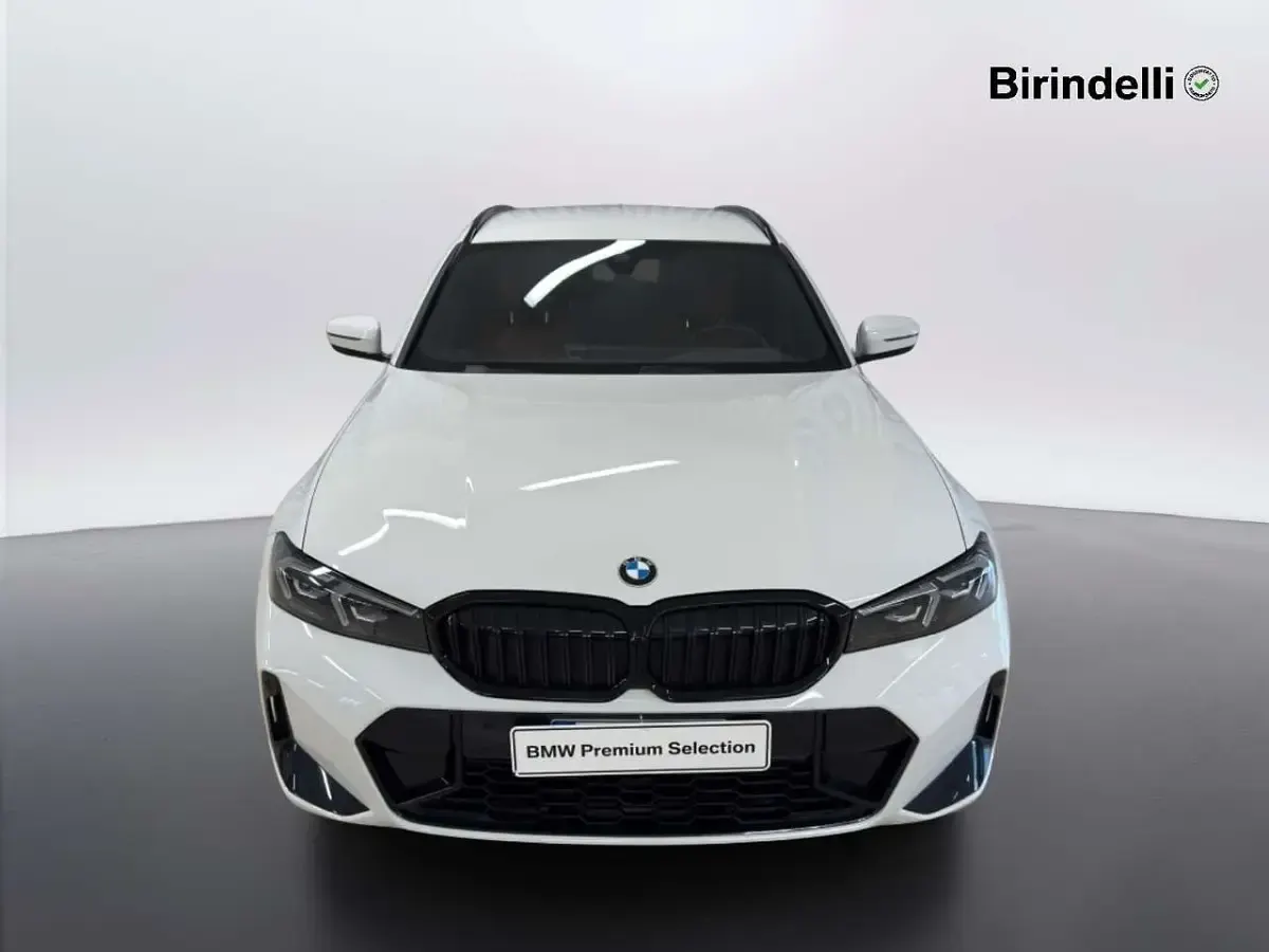 Usata BMW 318 M Sport 150 CV (110 kW) 2024 Alpin white pastello Station wagon