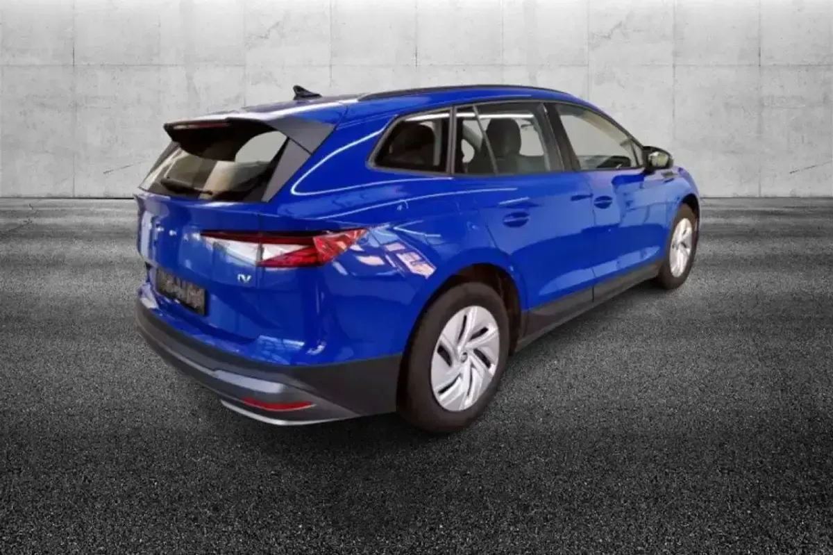 Usata Skoda Enyaq iV 108 kW (148 CV) 2023 Blu metallizzato SUV