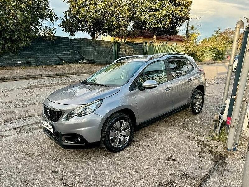 Usata Peugeot 2008 100 CV (73 kW) 2018 Grigio SUV