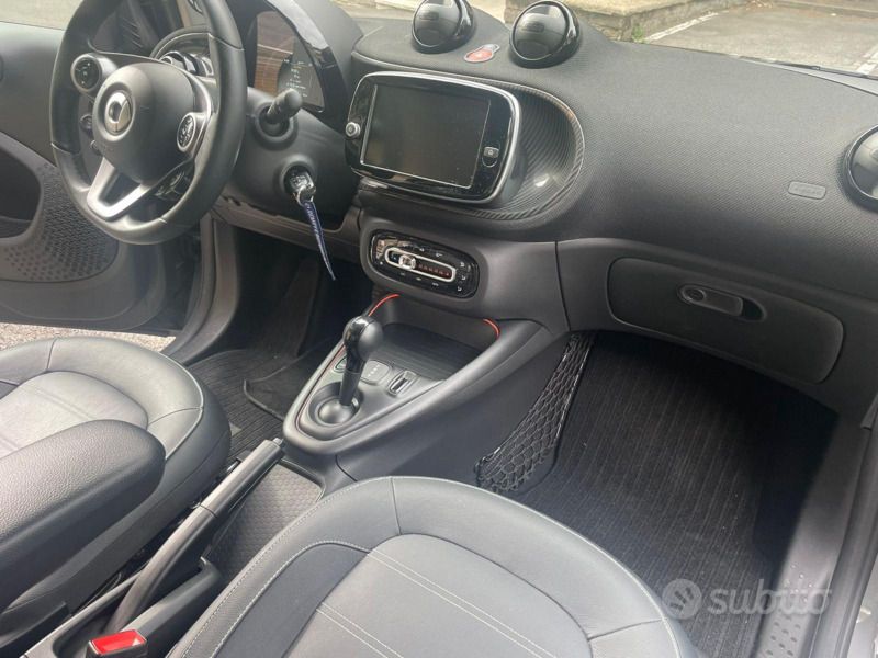 Usata Smart ForTwo Electric Drive 41 kW (56 CV) 2021 Grigio Utilitaria