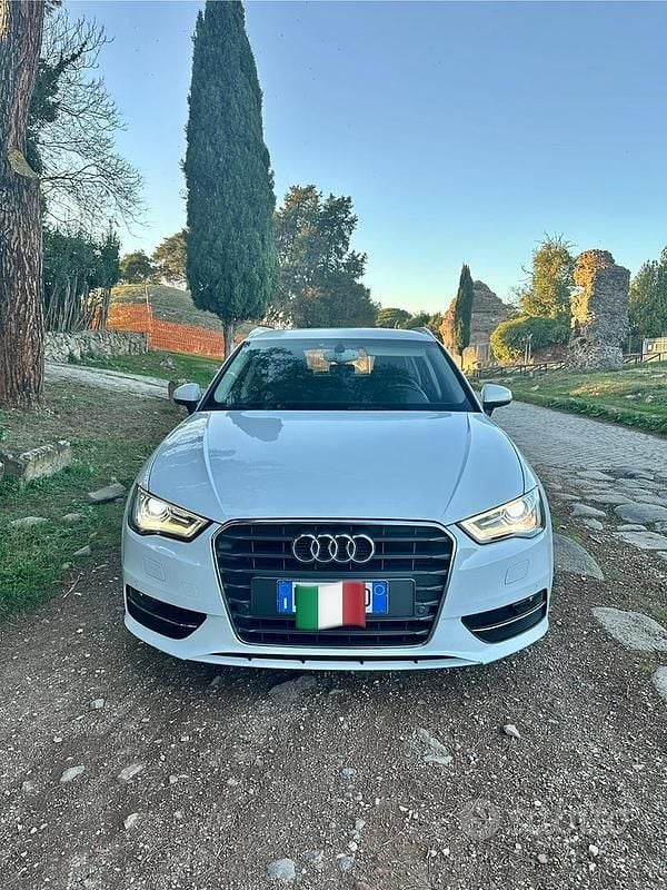 Bianco Usata 2014 Audi A3 Comfort Tre volumi | 12.900 € (Buon prezzo) - Immagine 1/4