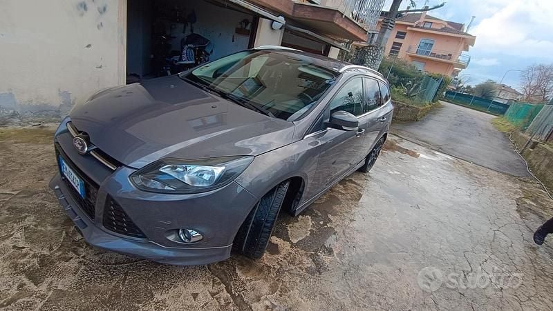 Usata Ford Focus Individual 163 CV (119 kW) 2013 Grigio Station wagon