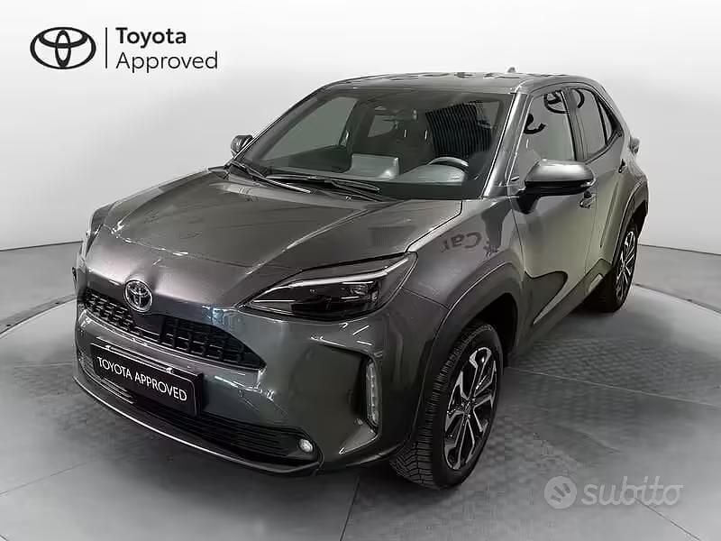 Usata Toyota Yaris Cross Trend 116 CV (85 kW) 2023 Grigio SUV