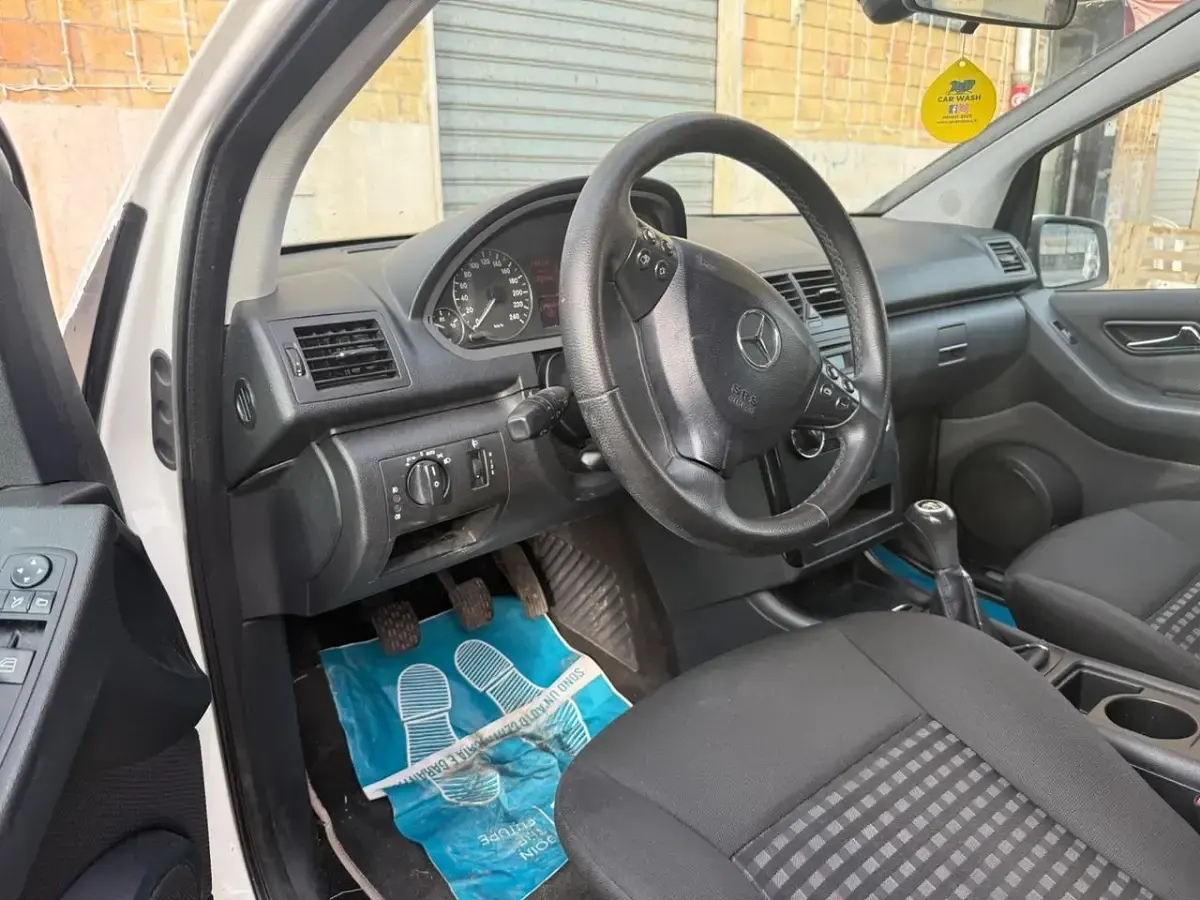 Usata Mercedes A160 Elegance 95 CV (69 kW) 2009 Bianco Berlina