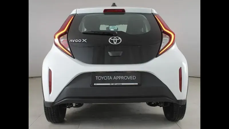 Usata Toyota Aygo X Active 72 CV (52 kW) 2022 Bianco SUV