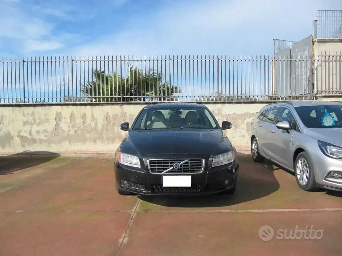 Usata Volvo S80 Kinetic 163 CV (119 kW) 2009 Blu Berlina