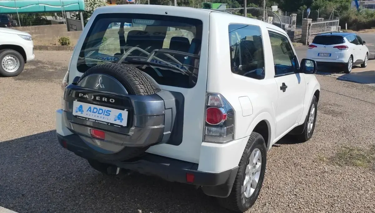 Usata Mitsubishi Pajero Invite 190 CV (139 kW) 2018 Bianco SUV