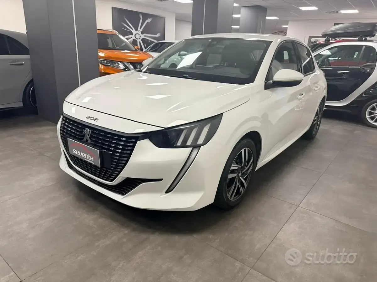 Usata Peugeot 208 Allure 102 CV (75 kW) 2020 Bianco Utilitaria