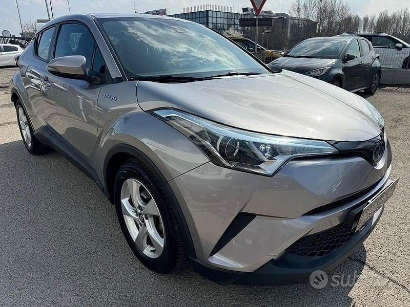 Usata Toyota C-HR Active 140 CV (102 kW) 2018 Other SUV