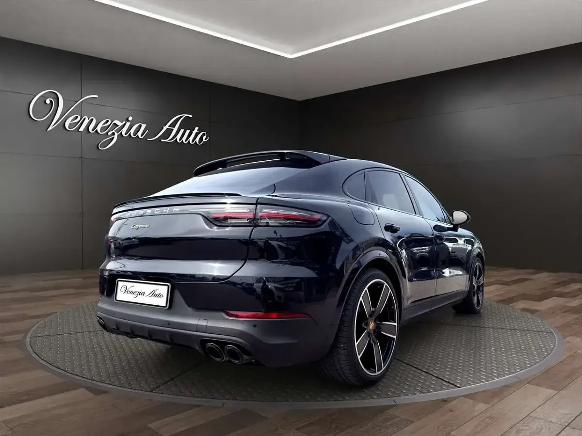 Usata Porsche Cayenne 461 CV (339 kW) 2021 Nero SUV