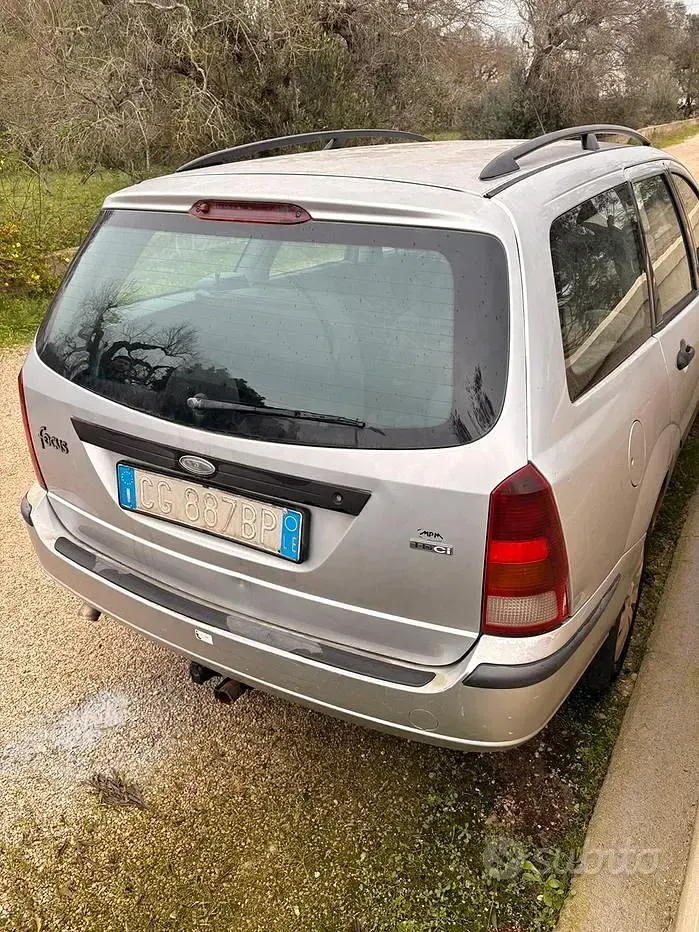 Usata Ford Focus 100 CV (73 kW) 2002 Grigio Berlina