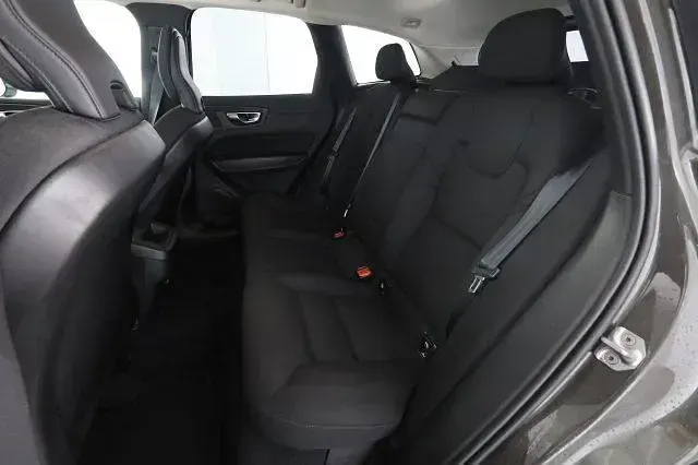 Usata Volvo XC60 Business Edition 197 CV (144 kW) 2019 Pine grey SUV