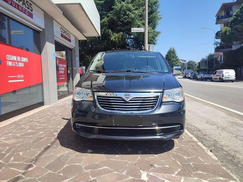 Usata Lancia Voyager Platinum 177 CV (130 kW) 2015 Nero Monovolume