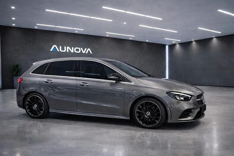 Usata Mercedes B220 Premium 224 CV (164 kW) 2019 Grigio Monovolume