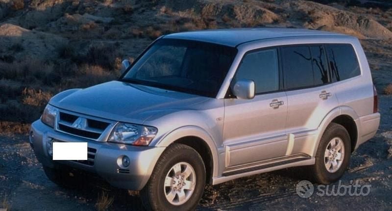Usata Mitsubishi Pajero 160 CV (117 kW) 2005 Grigio SUV