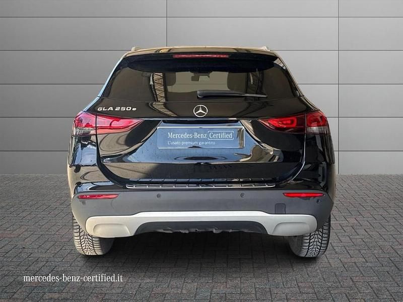 Usado Mercedes GLA250 AMG 160 CV (117 kW) 2022 Negro SUV