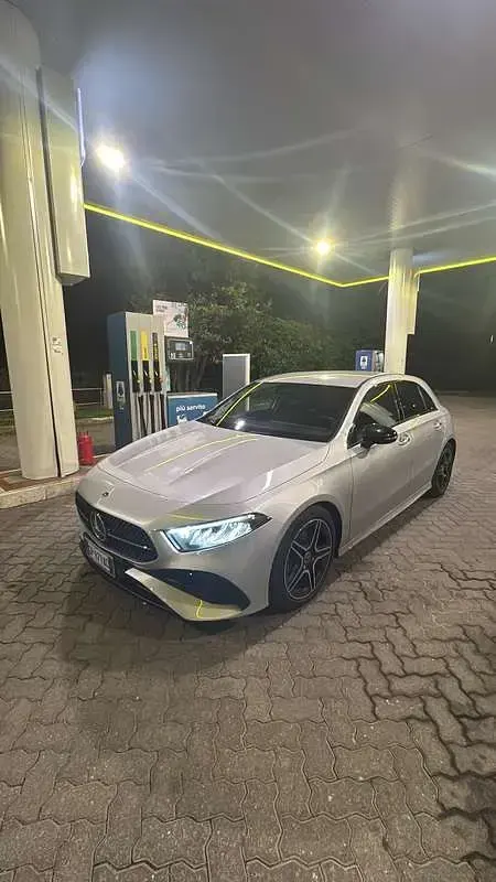 Usata Mercedes A180 AMG Line Premium Plus 116 CV (85 kW) 2023 Berlina